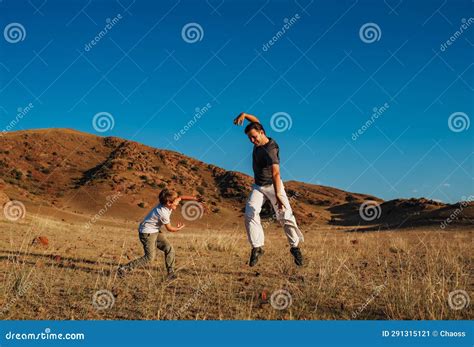 Father and Son's Martial Arts Fun Training: .